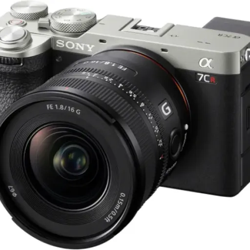 Test Sony SEL16F18G : l’ultra grand-angle compact qui donne envie de sortir plus souvent