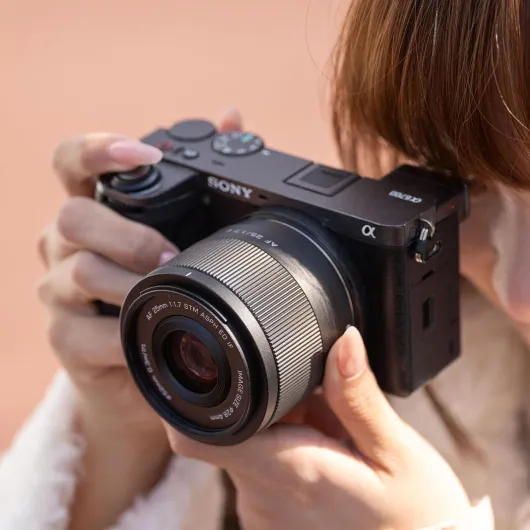 Objectif 25 mm f/1.7 F1.7 avec mise au point automatique, grande ouverture, APS-C, objectif de poche Dispo FE, compatible avec les appareils photo Sony E-Mount A6400 A6500 A6600 A6700 ZV-E10 25mm F1.7 E